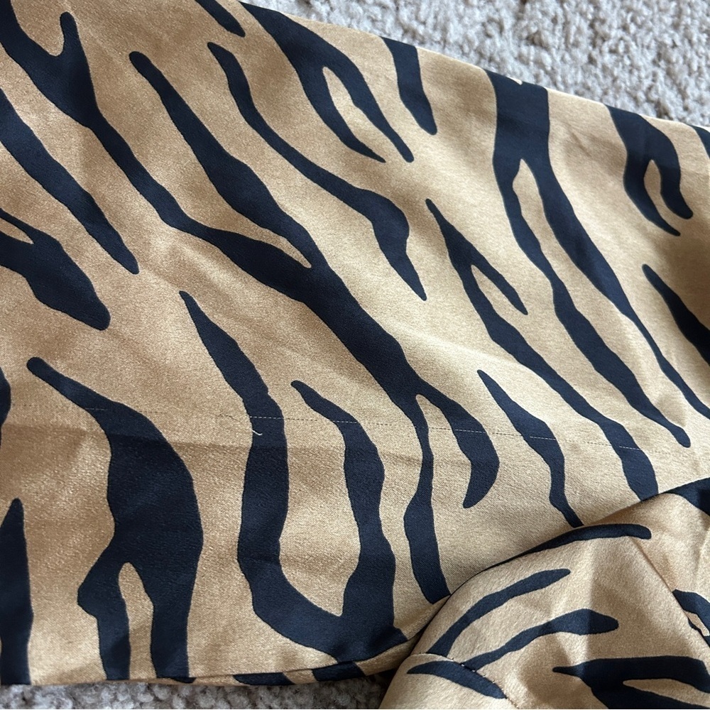 Vici Black Tan Zebra Print Satin Wrap Long Sleeve Side Tie Blouse Size Medium - Picture 7 of 9
